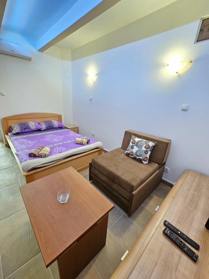 Booking Apartments Alone 1 Belgrado Esterno foto