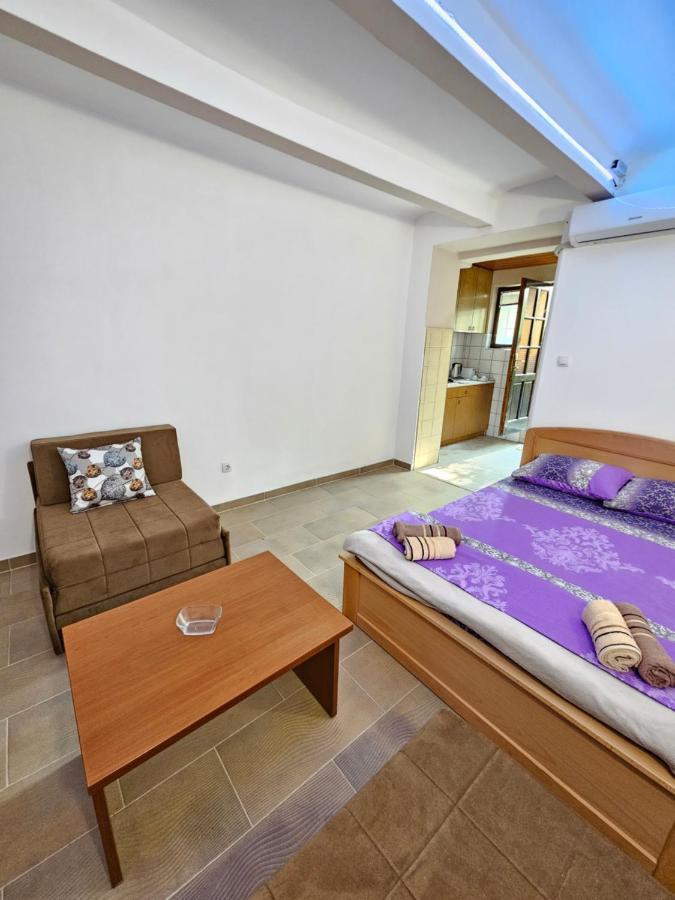 Booking Apartments Alone 1 Belgrado Esterno foto