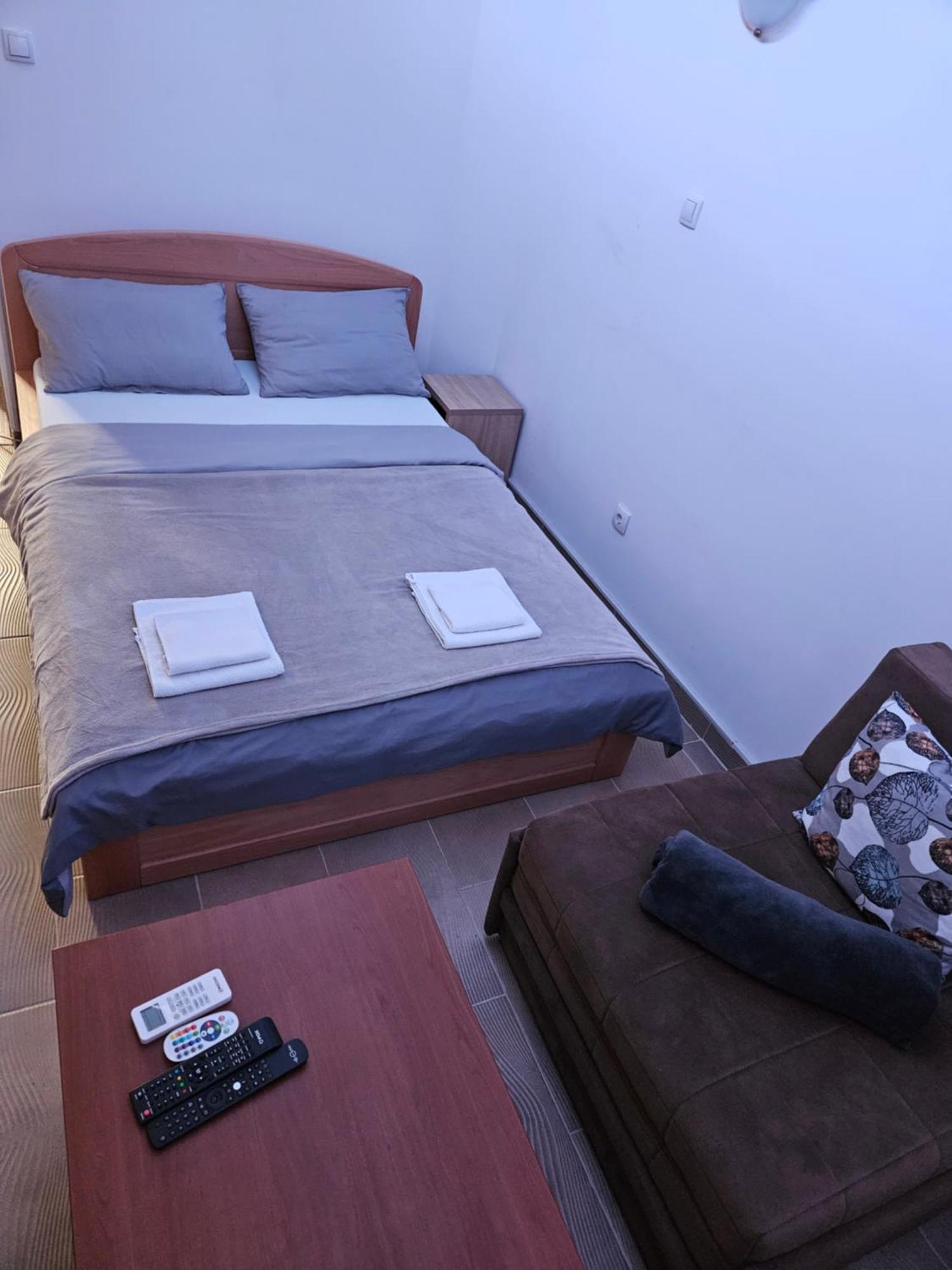 Booking Apartments Alone 1 Belgrado Esterno foto